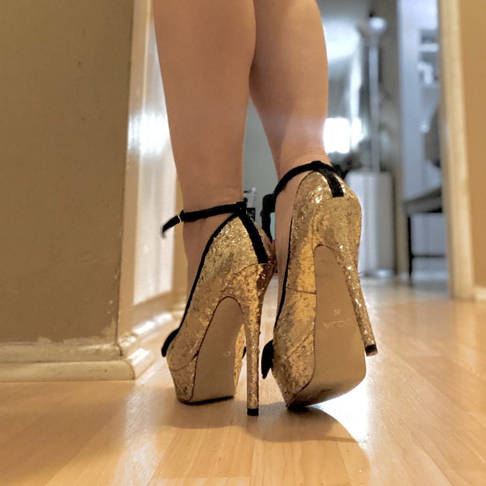Gold glitter heels